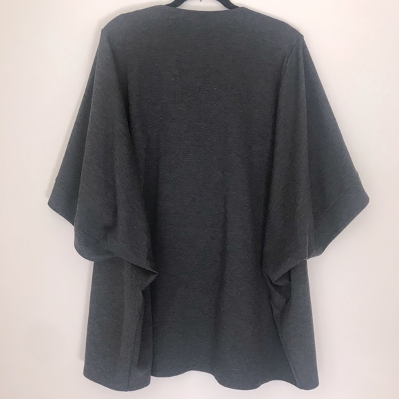 Piccadilly Canada Poncho Jacket leather Closure - Picture 3 of 8